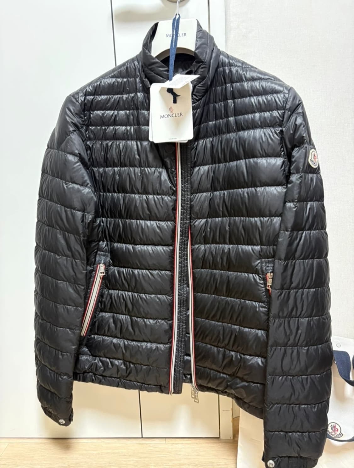  몽클레르 다니엘 경량패딩 4사이즈 판매합니다! 상품이미지1