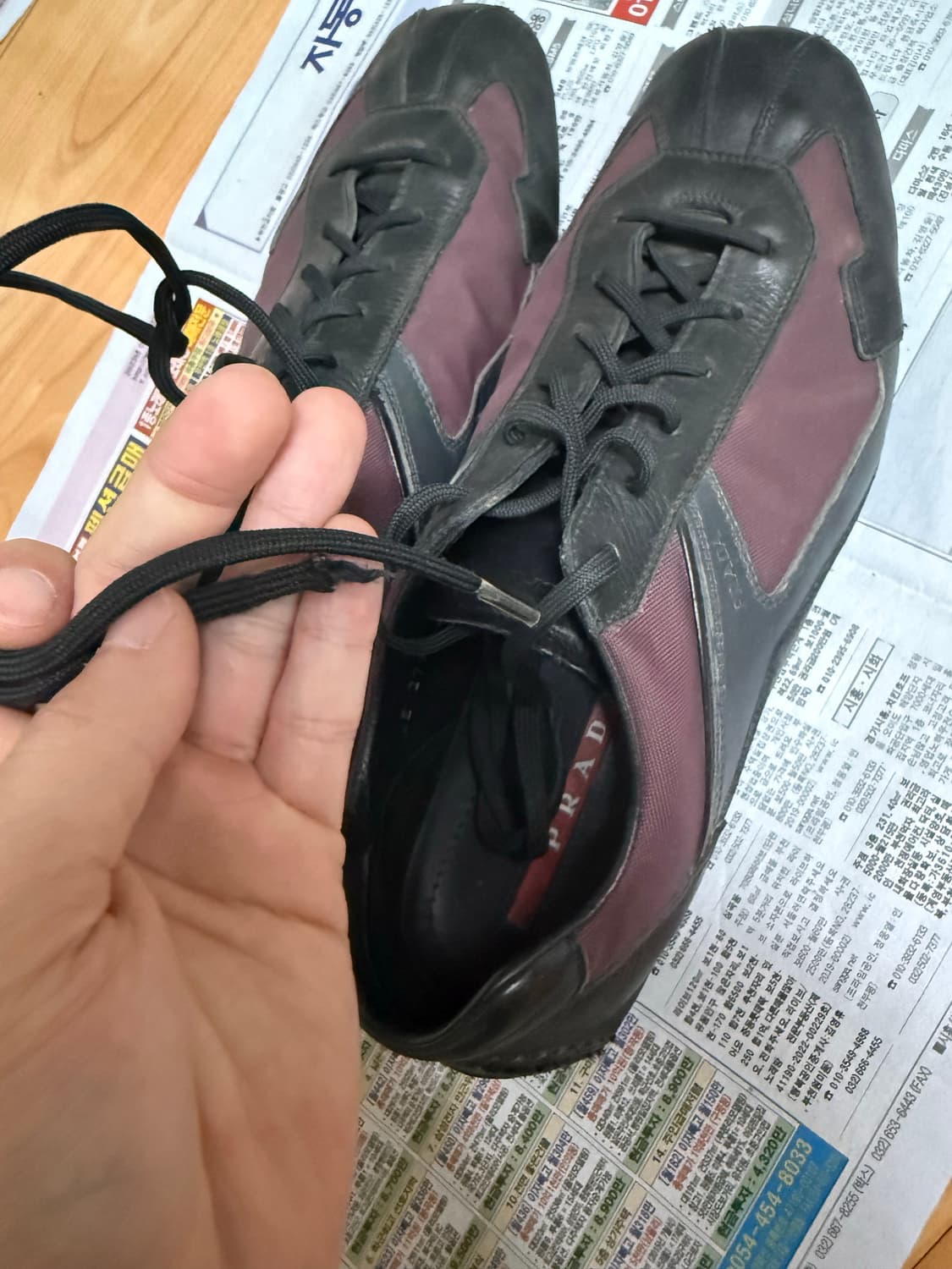 프라다 스포츠 플랫 스니커즈 버건디 상품이미지3