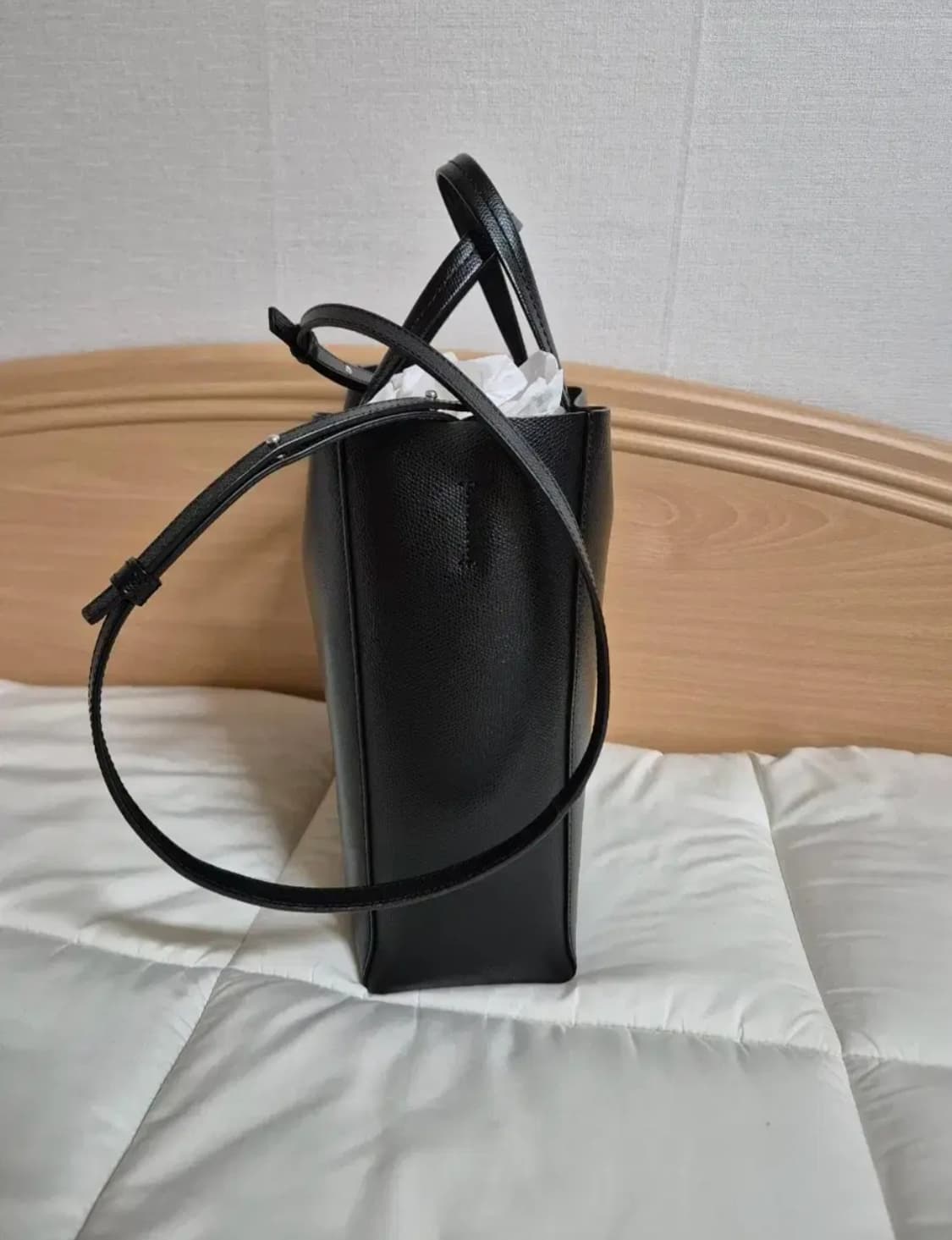 셀린느 카바스백 블랙 색상 상품이미지5