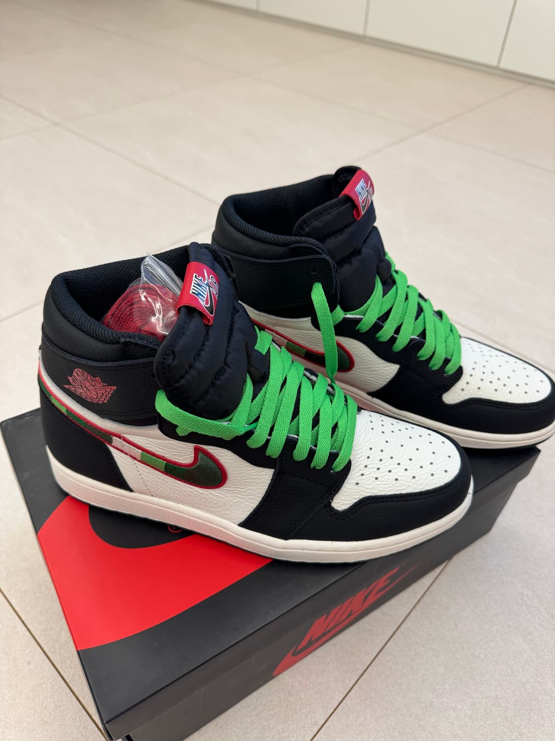 Jordan 1 Retro High OG A Star Is Born  상품이미지1