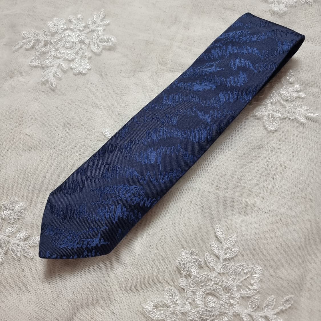 비비안웨스트우드 슬림 자카드 실크100% 넥타이 (상태최상/드라이완료) 상품이미지1