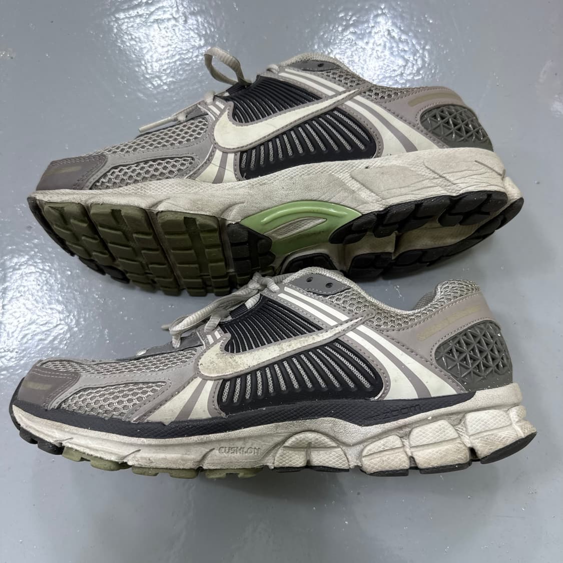 255 나이키 줌 보메로 5 0303T 상품이미지2