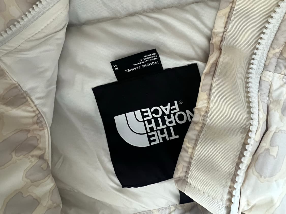 노스페이스 눕시 숏패딩 실버 그레이 레오파드 m사이즈 상품이미지4