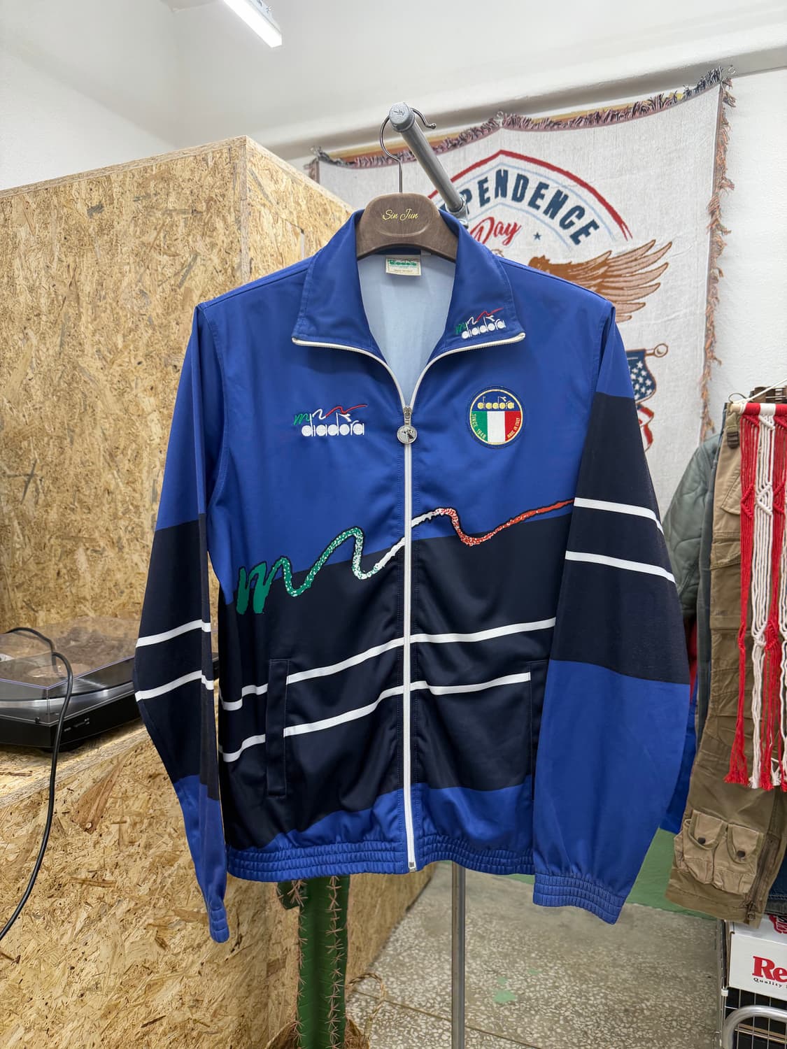 MADE IN ITALY 디아도라 트랙 자켓 상품이미지1