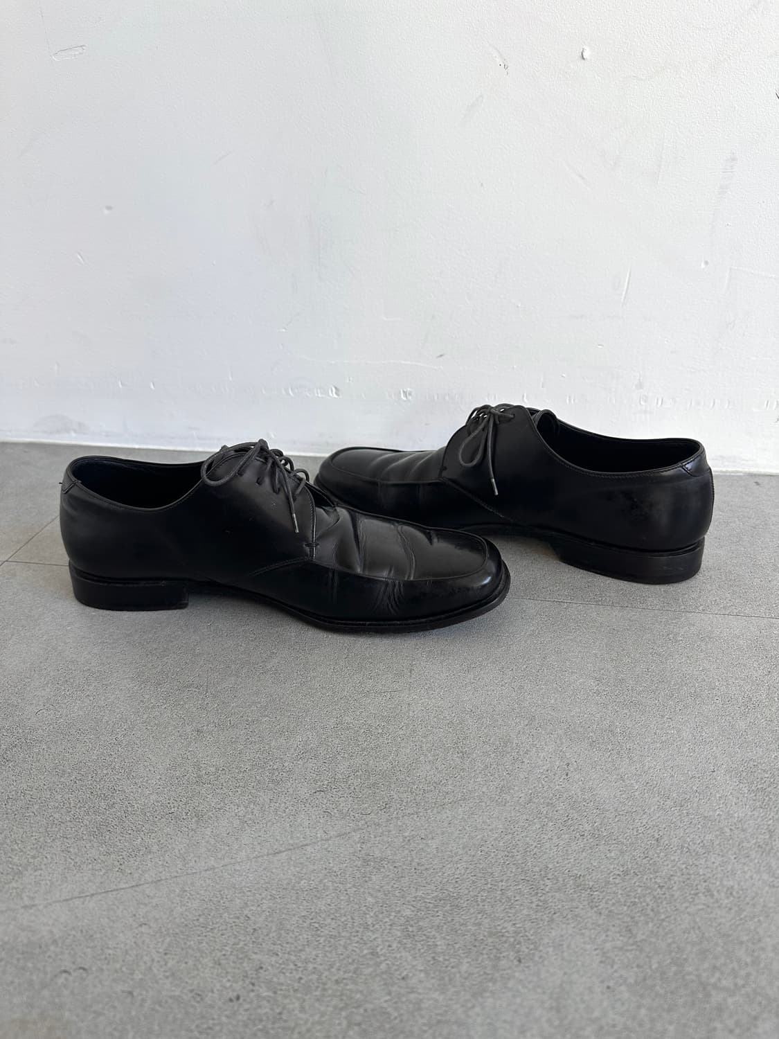 프라다 스퀘어토 블랙 레더 더비슈즈 상품이미지5