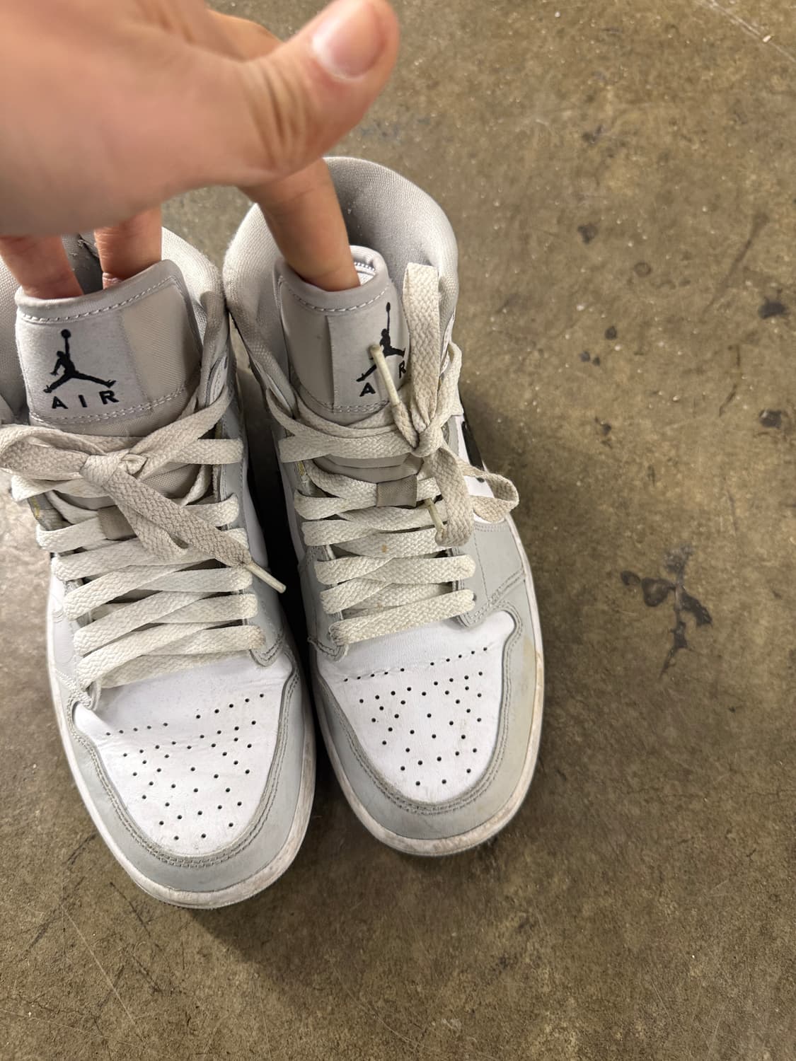 나이키 에어 조던 1 미드 그레이 포그 235 상품이미지6