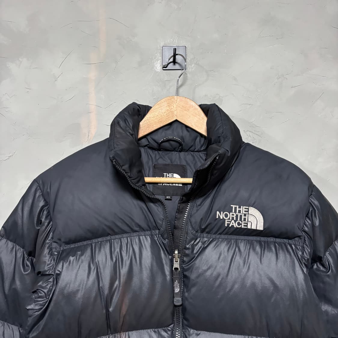 노스페이스 700 눕시 구스다운 패딩 블랙 상품이미지2