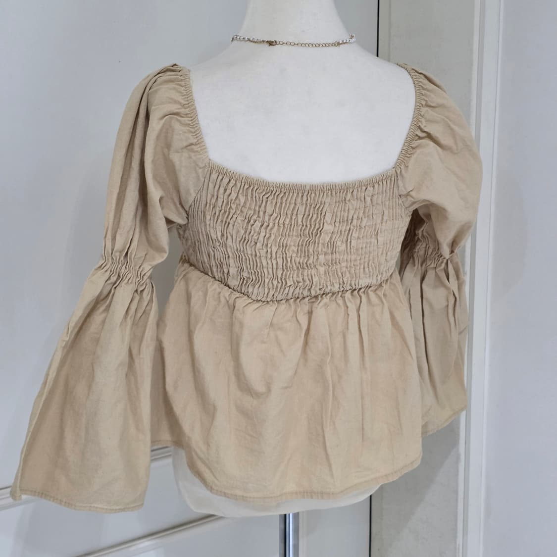 빈티지)베이지 린넨 셔링 청순 스모크 스퀘어넥 오프숄더 모리걸 블라우스 상품이미지3