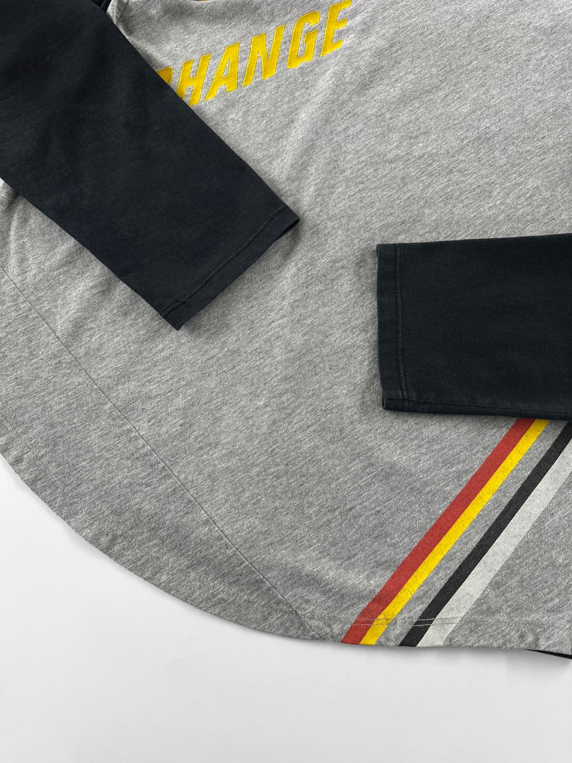 아르마니 익스체인지 컬러 블록 벨벳 로고 롱 슬리브 티 상품이미지9