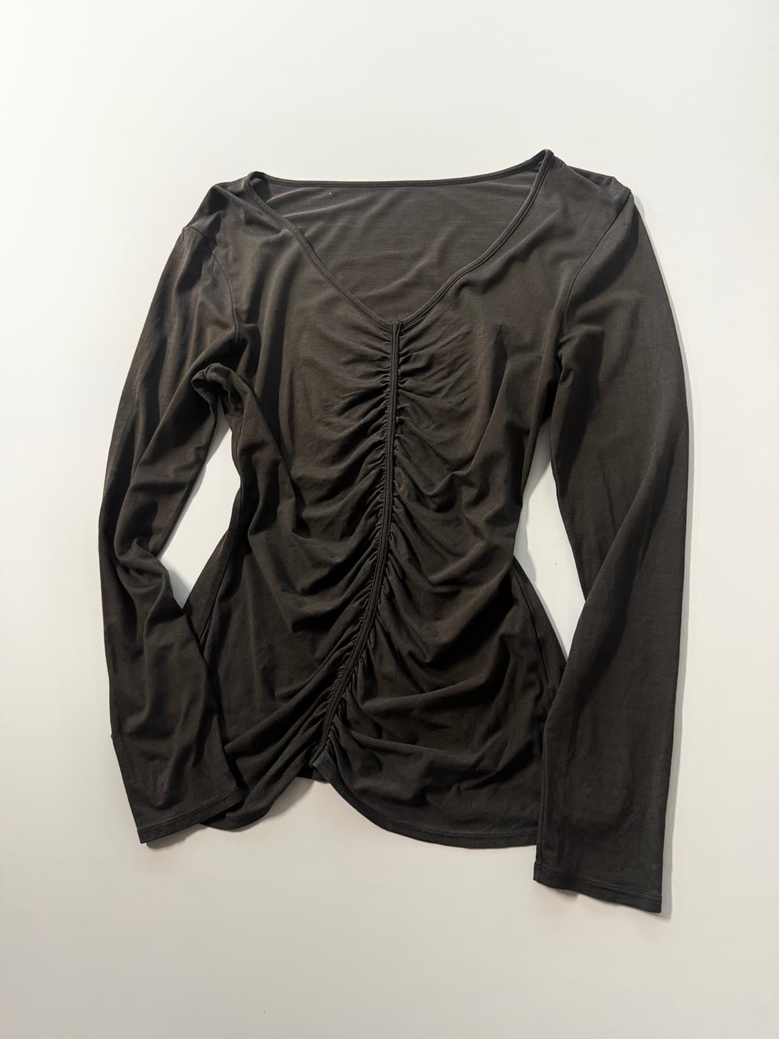 프론트 셔링 디테일 티 상품이미지2