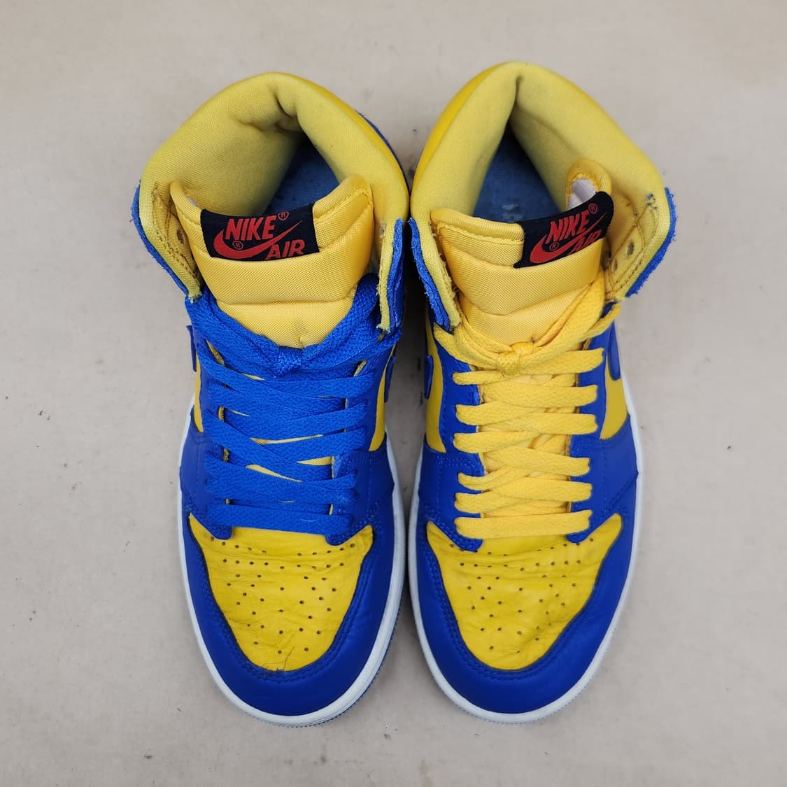 나이키 에어 조던 1 레트로 하이탑235 상품이미지2