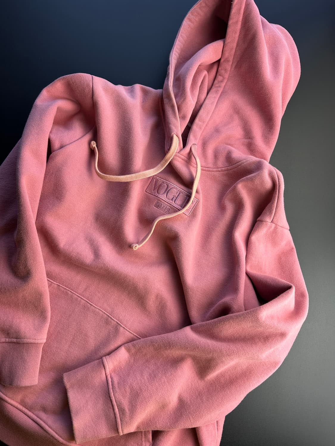 Kith x Vogue hoody 상품이미지1