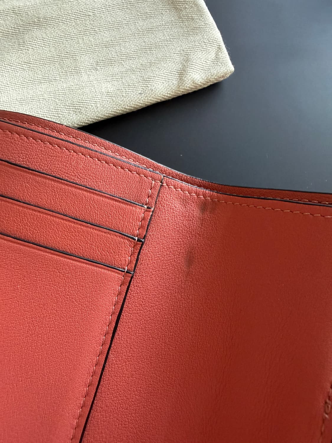 Loewe Small vertical wallet  상품이미지8