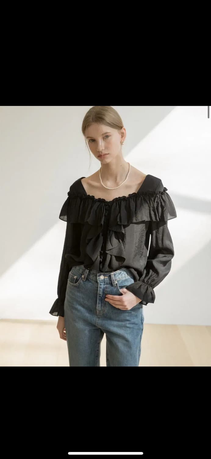 클렛 스퀘어 프릴 러플 블라우스 블랙 상품이미지3