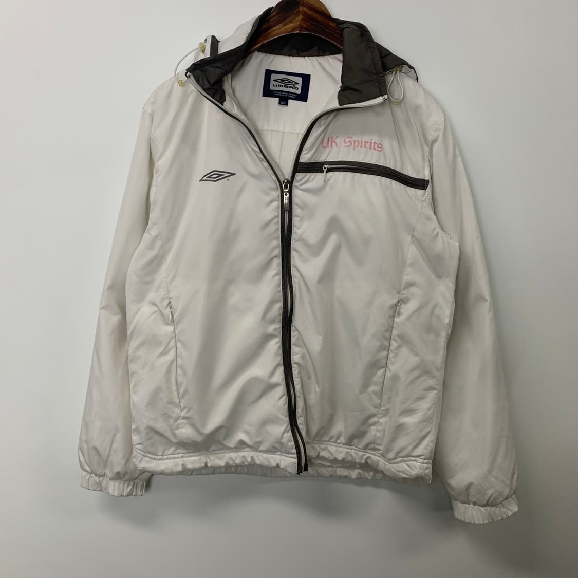 엄브로 로고 화이트 후드 점퍼  상품이미지2