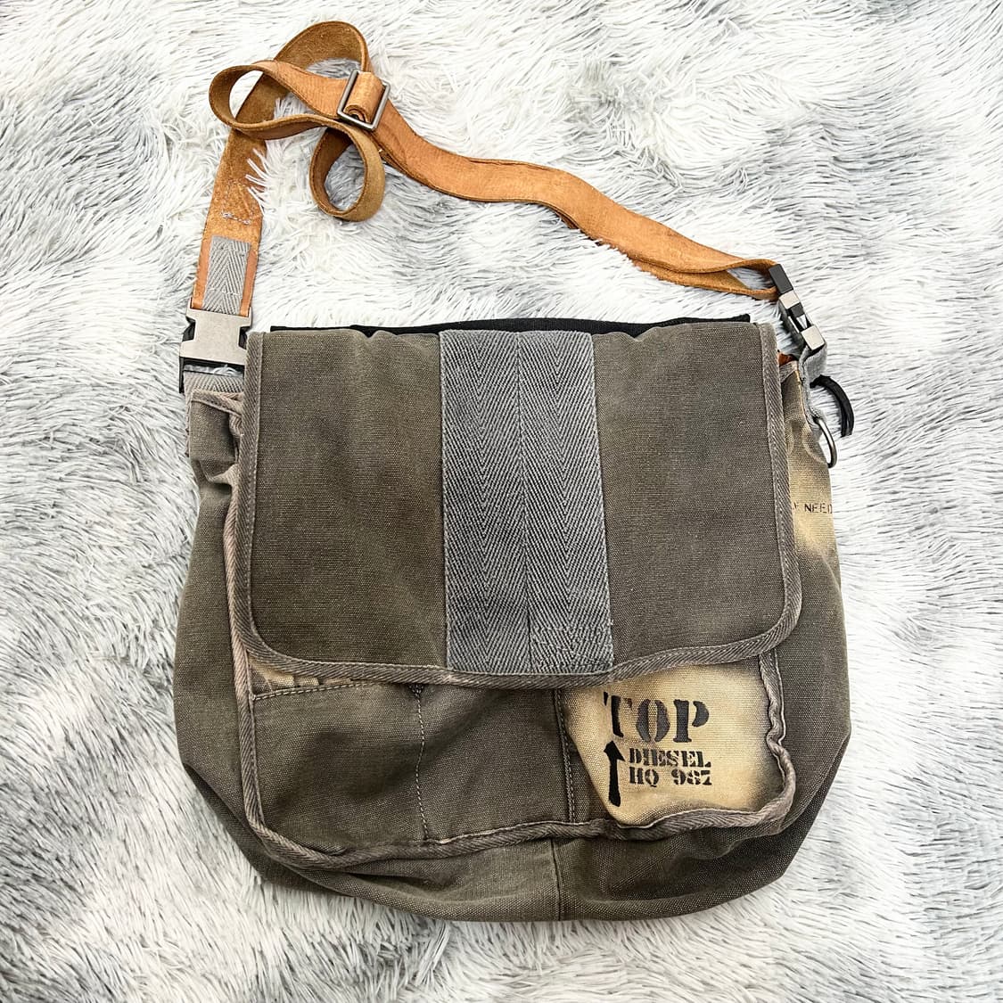 디젤 그런지 크로스백 상품이미지5