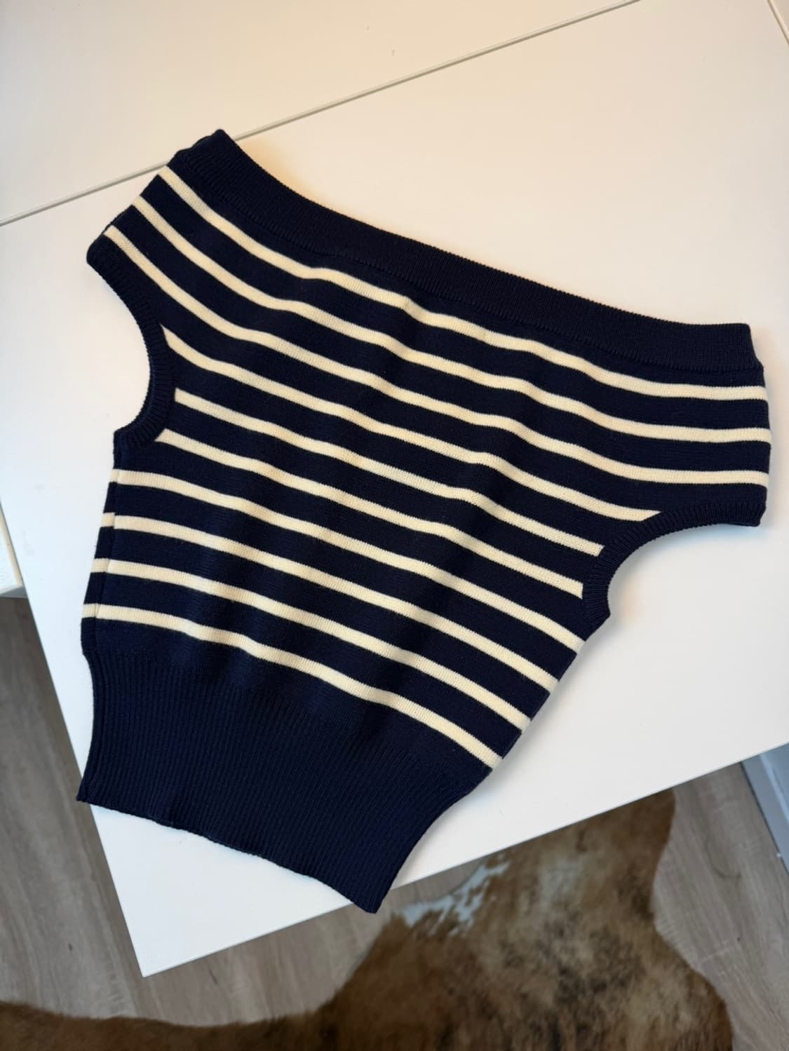 아미 스트라이프 오프 숄더 슬리브리스 상품이미지5