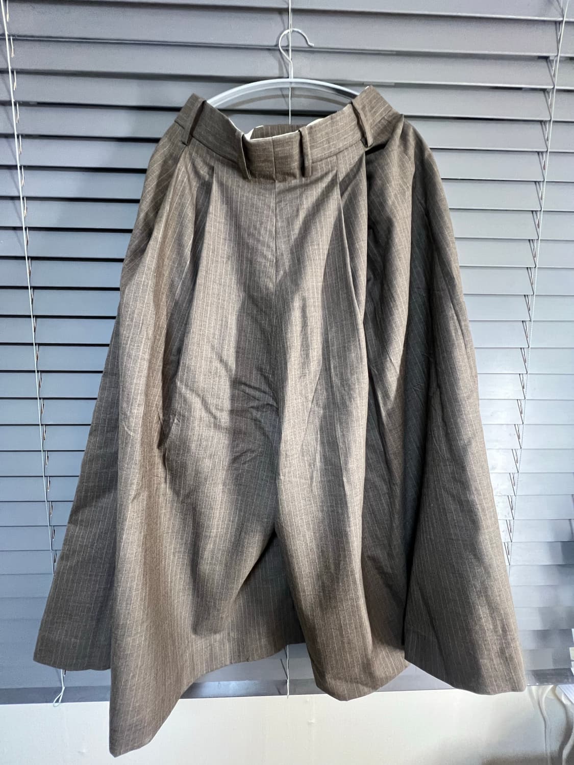 해드메이너 브라운 스트라이프 팬츠 (치마 핏 ) 상품이미지4