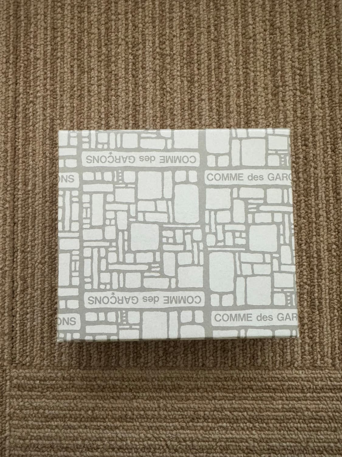 꼼데가르송 토터스 하프지갑  상품이미지2