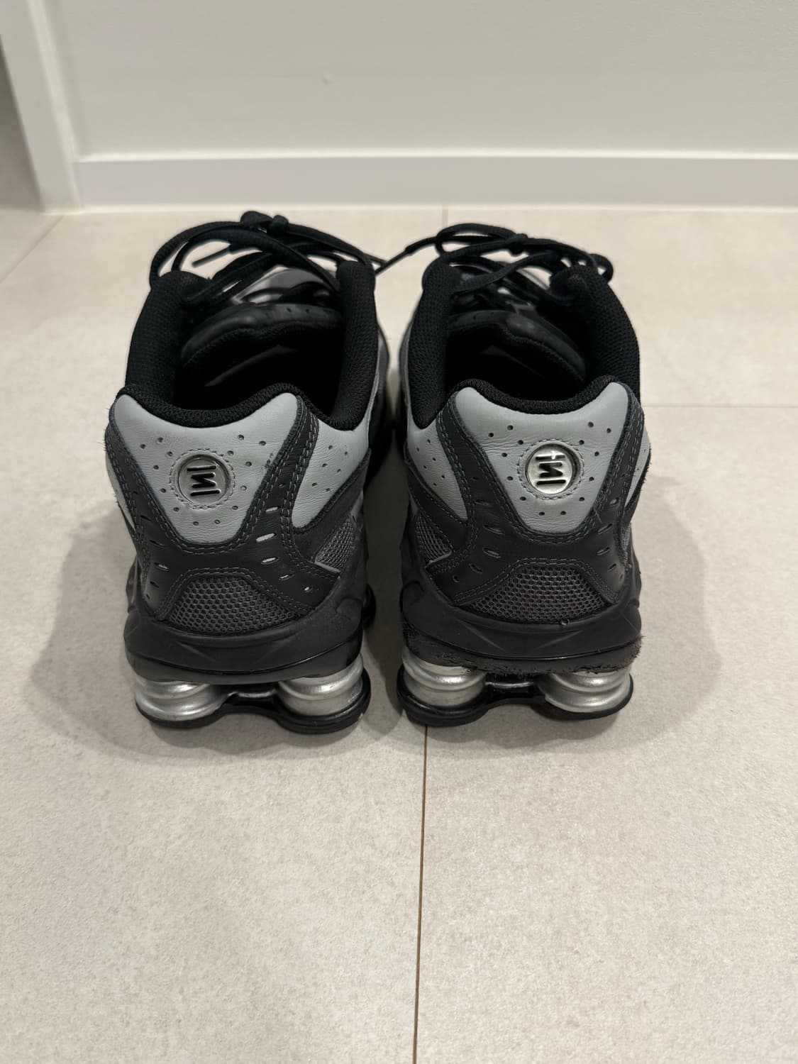 나이키 샥스 라이드 2 그래파이트 285 상품이미지3