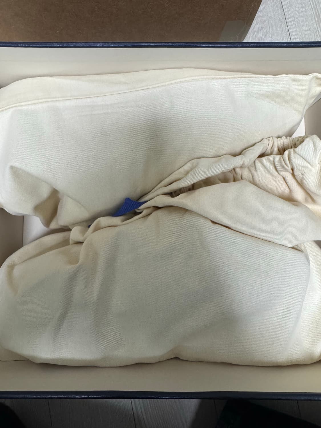 Louis Vuitton 루이비통 LV 버터소프트 로고 레더 코르테즈 상품이미지10