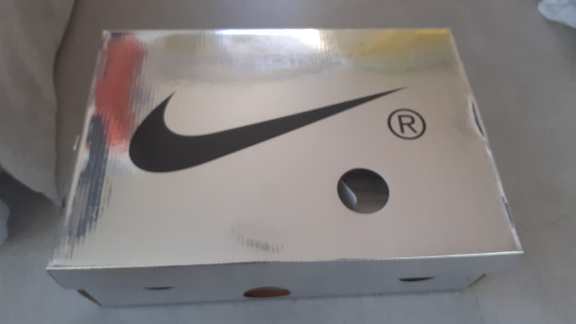 나이키오프화이트 에어줌템포 넥스트 솔라레드 280 상품이미지9