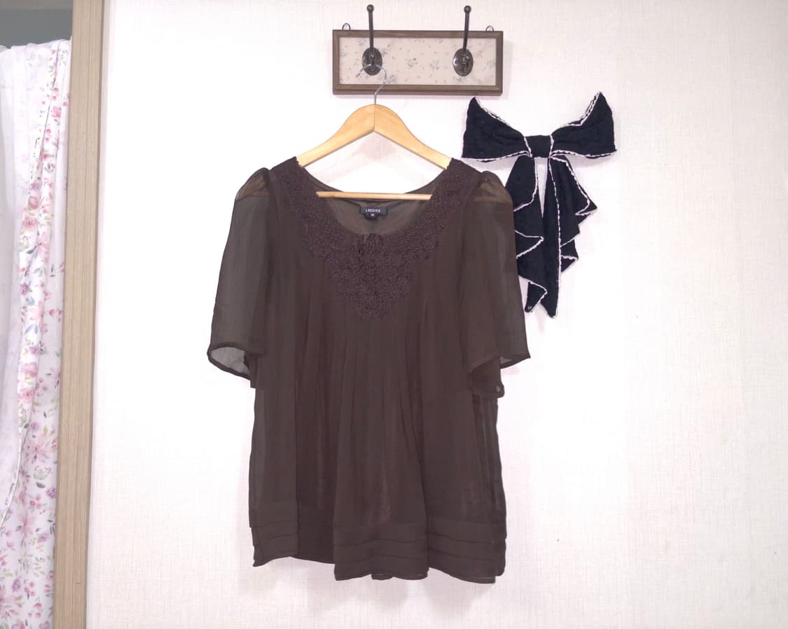 브라운 날개 블라우스 상품이미지1
