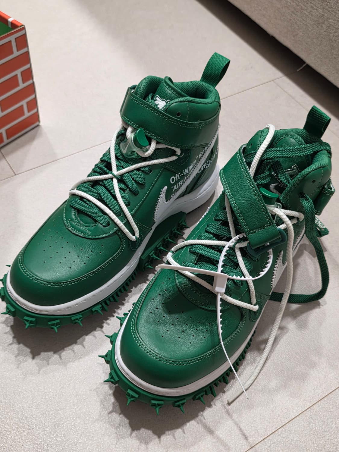 나이키 오프화이트 에어포스 1 미드 파인 그린 (270) 상품이미지5