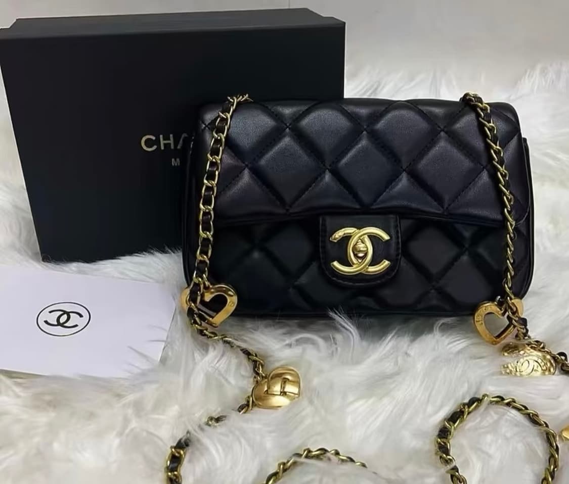 샤넬 뷰티 하트 참 체인 크로스백  상품이미지1