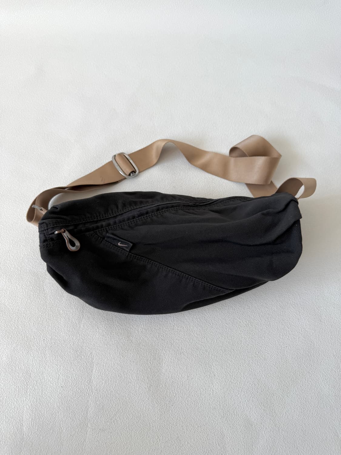 나이키(NIKE) 트위스트 원통백 상품이미지1