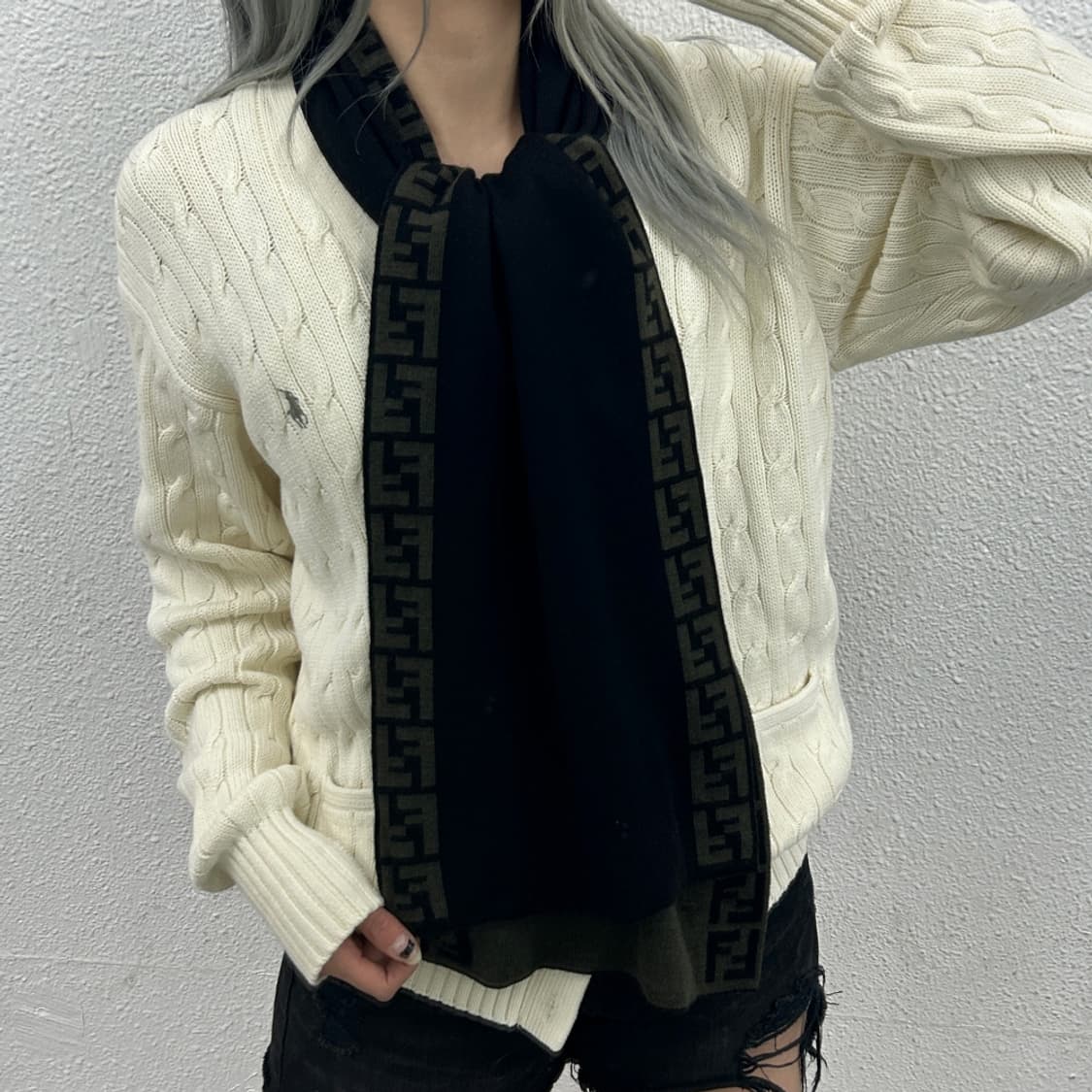 펜디 FF로고 카키배색 블랙 머플러 상품이미지1