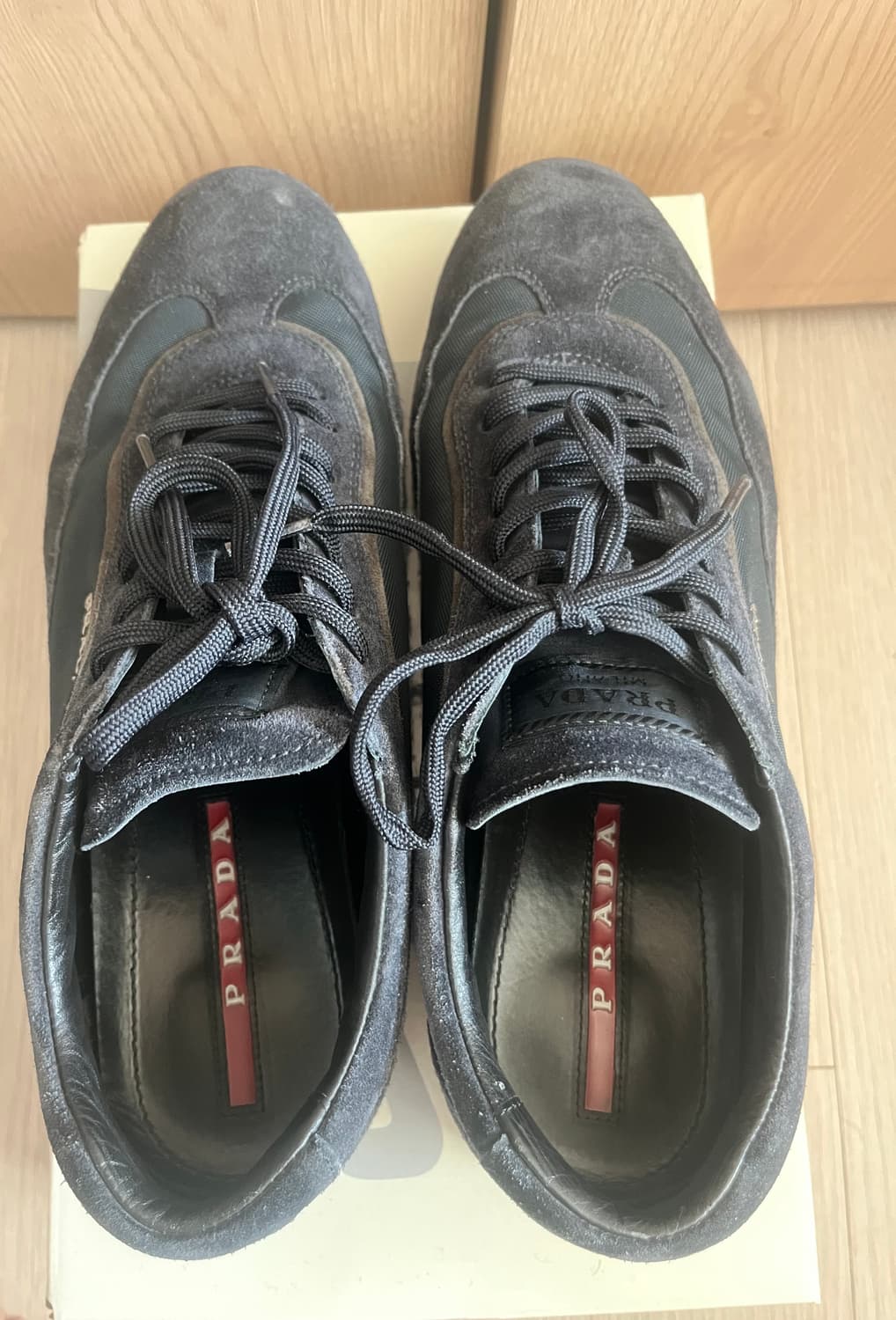 프라다 플랫 스웨이드 스니커즈 상품이미지3
