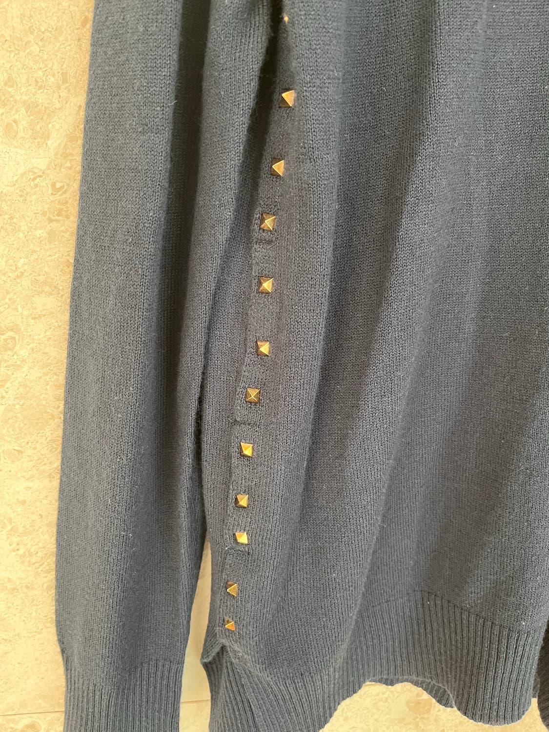 발렌티노 네이비 스터드 장식 니트 L 정품 상품이미지2