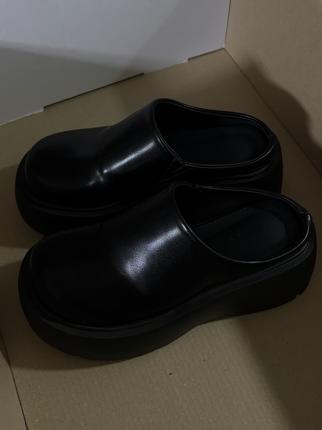 블랙업 러브랑 플랫폼 뮬 225 상품이미지2