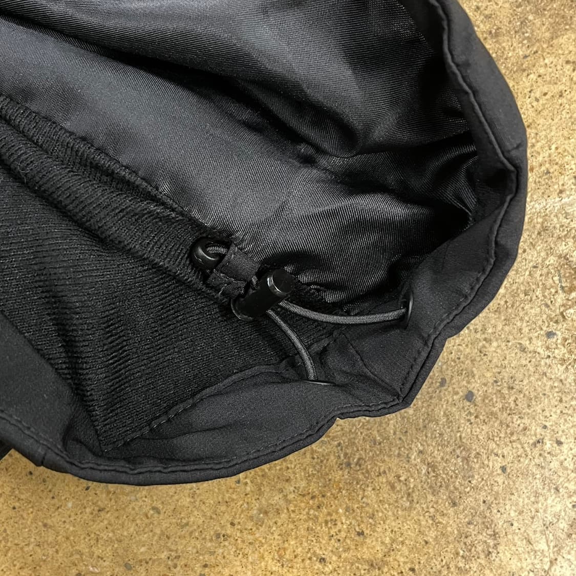 [정품/100] 몽벨 블랙 후드 바람막이 자켓 b8 상품이미지9