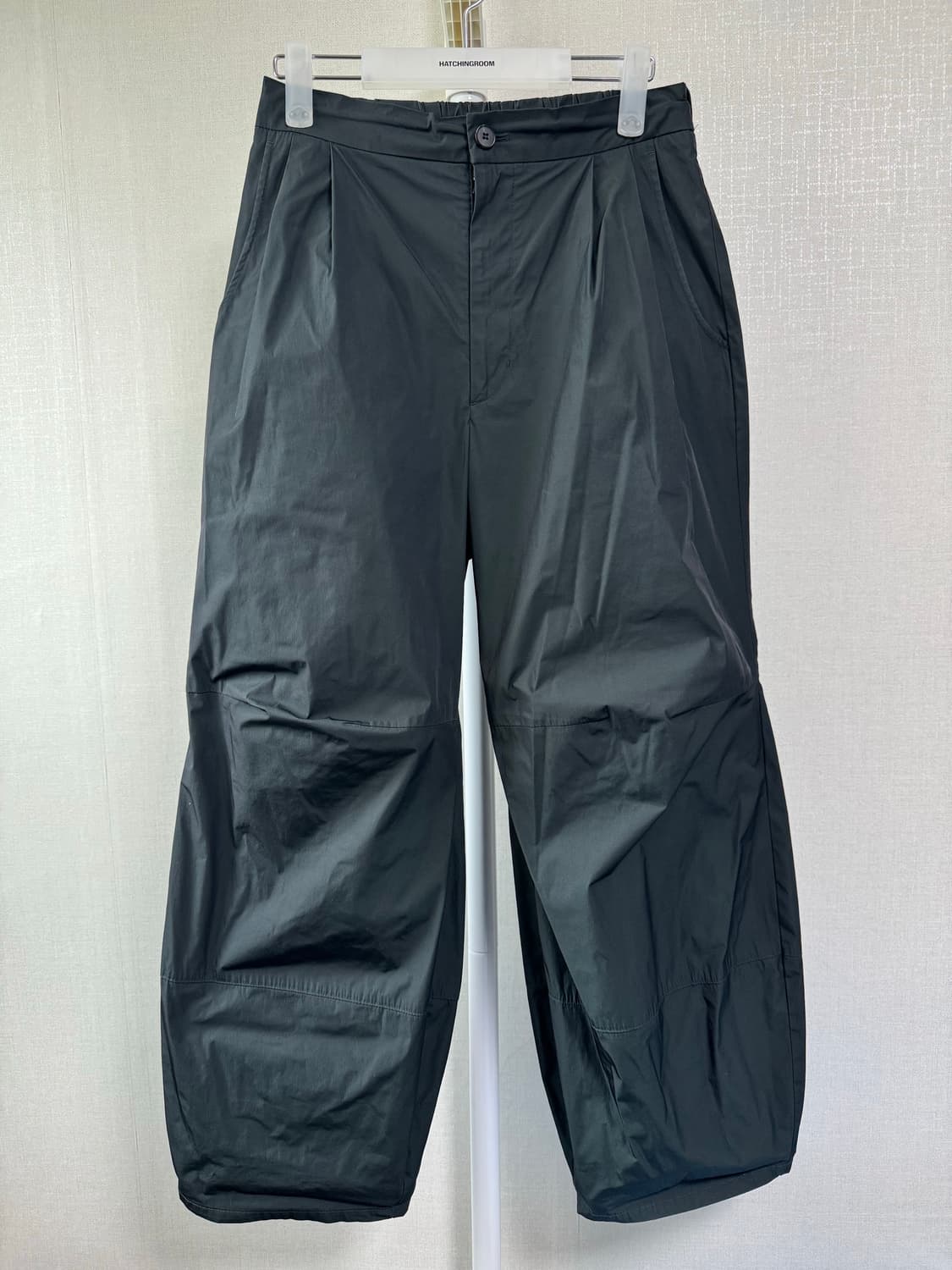 해칭룸 볼륨팬츠 다크그린(2) 상품이미지1