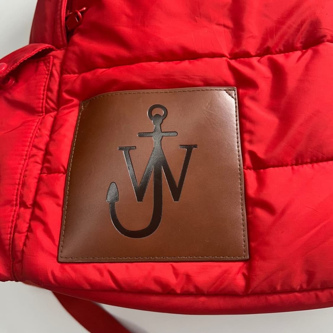 JW Anderson x UNIQLO 패딩 백팩 레드 상품이미지7