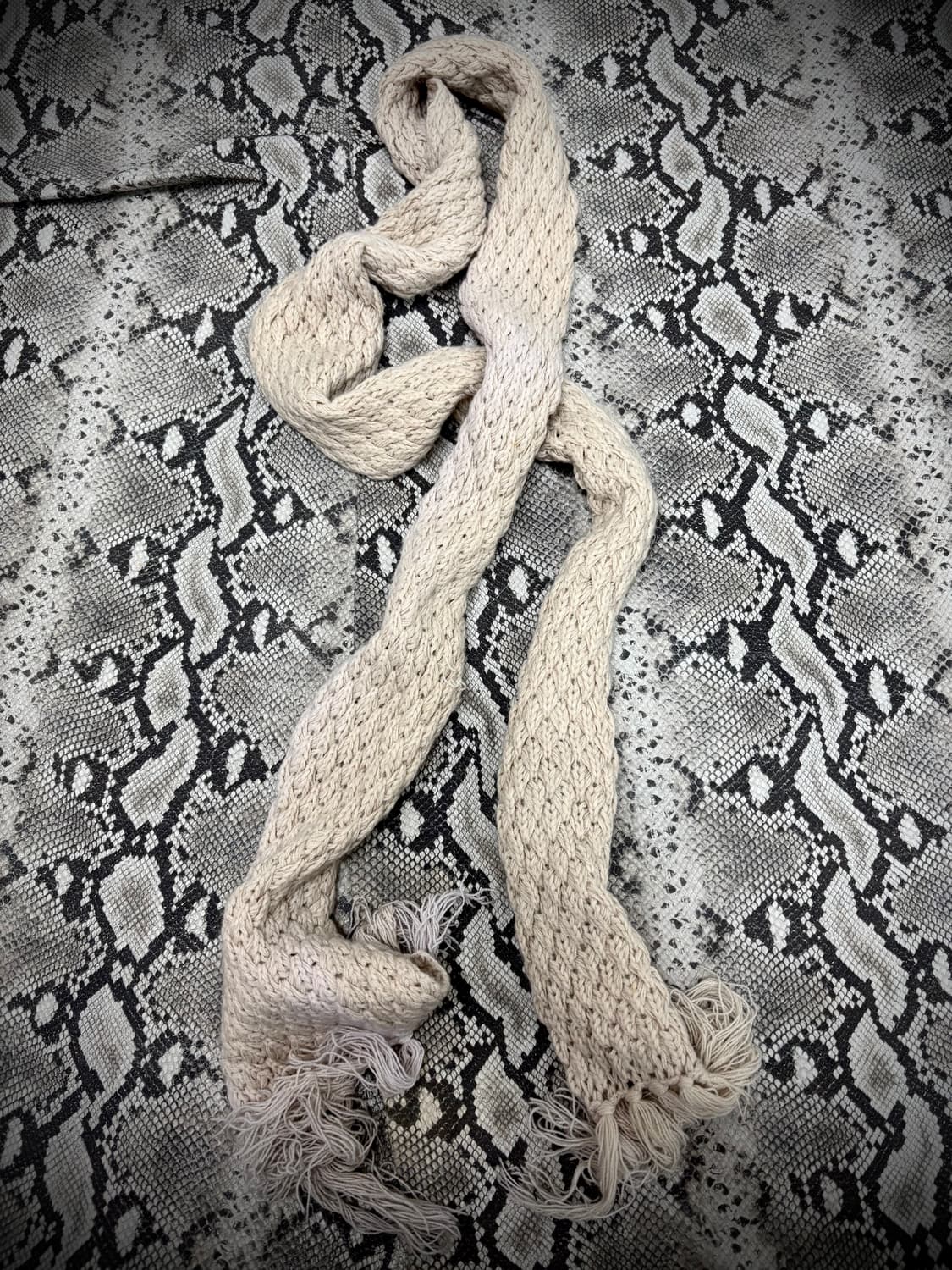 “Vintage” Ivory Long Scarf 상품이미지5