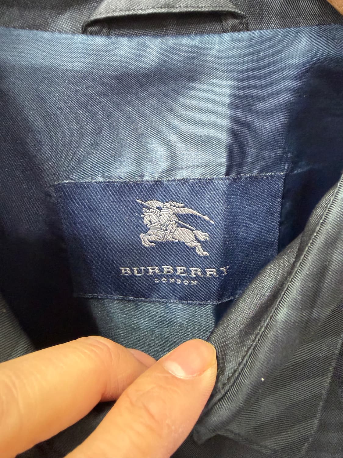 정품) 버버리 남성 블랙 체크 바람막이 자켓 L 상품이미지6