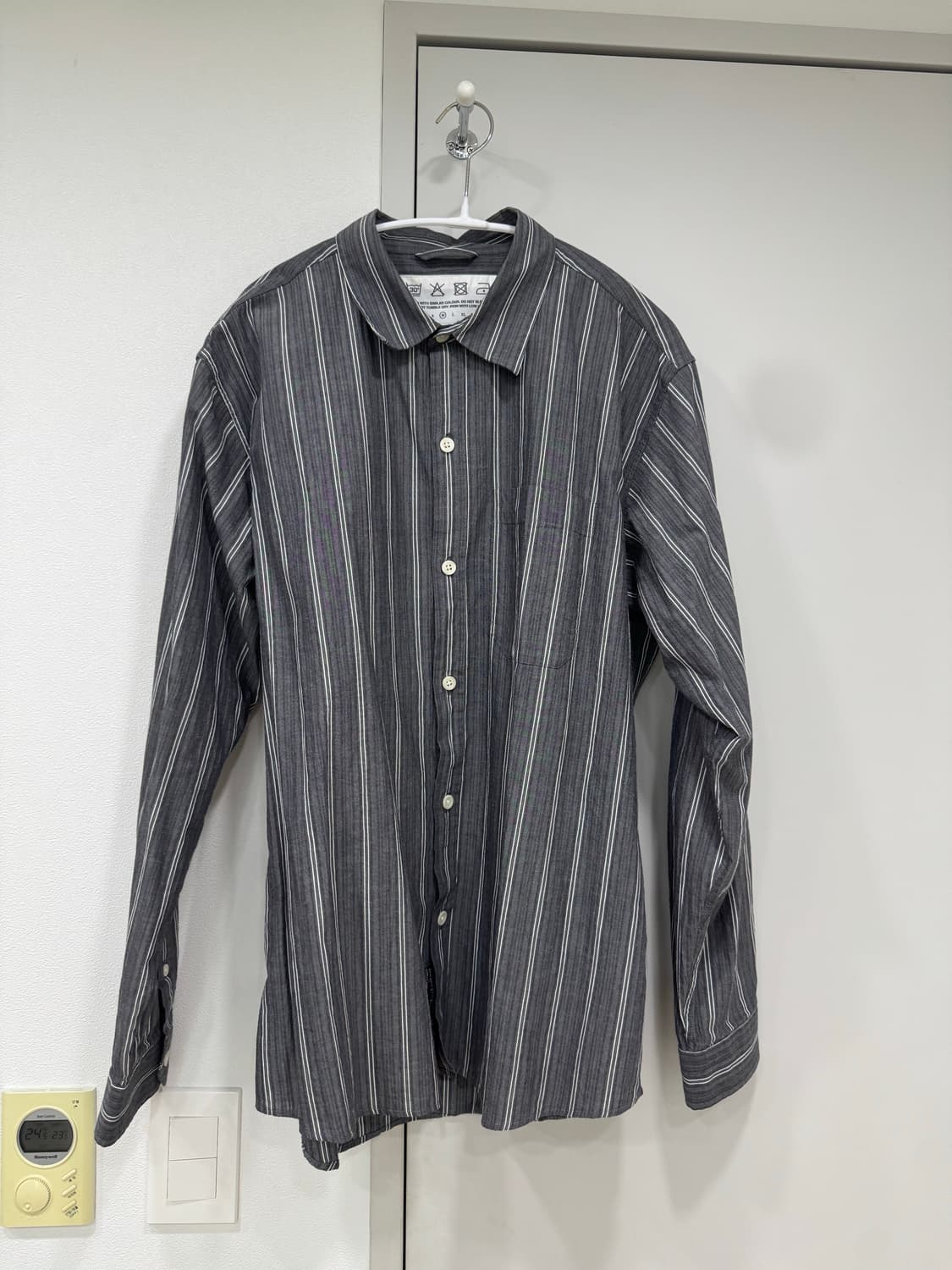 Mfpen 그레이 스트라이프 셔츠 상품이미지1