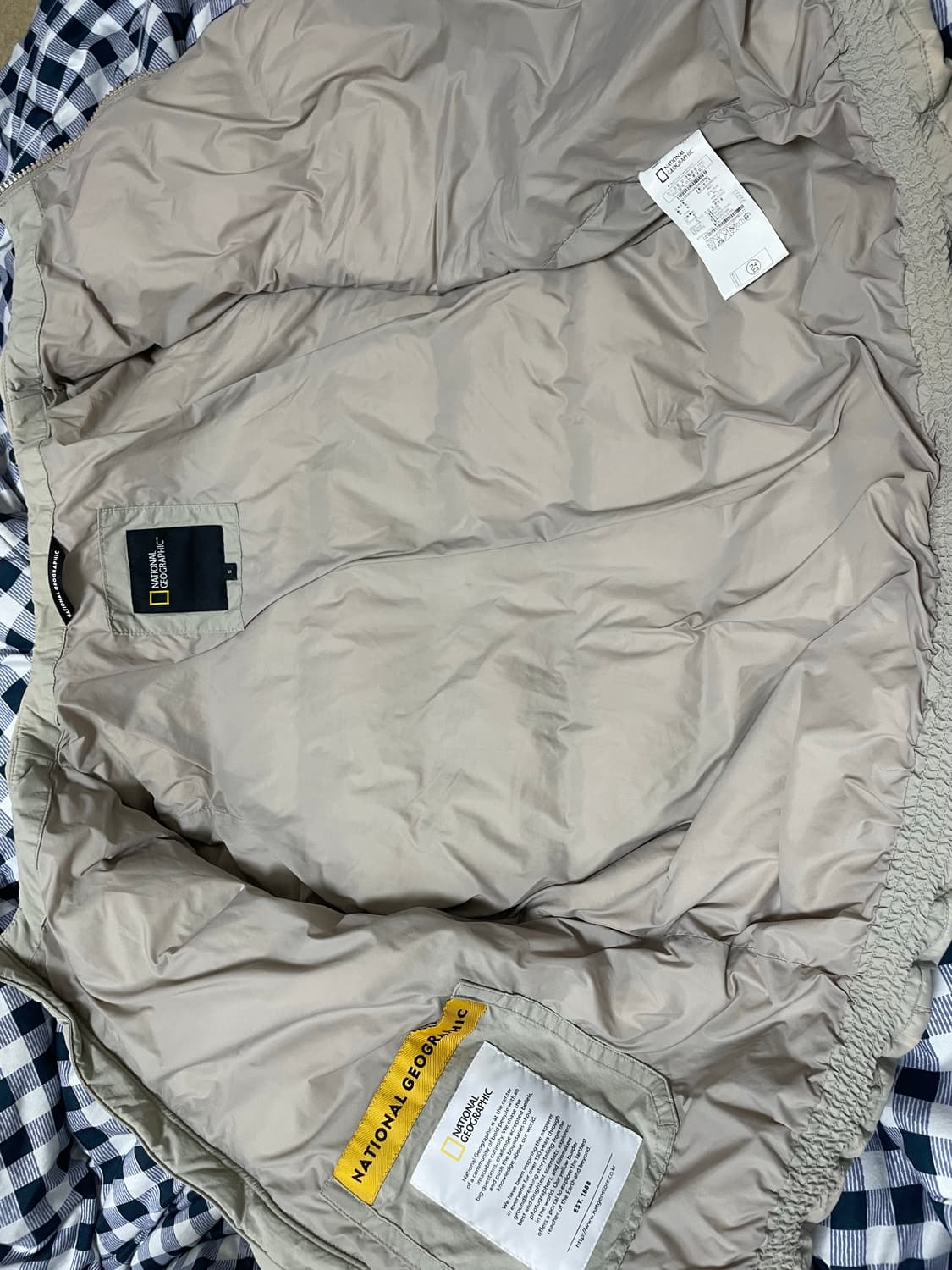 내셔널지오그래픽 경량패딩 팝니다 상품이미지4