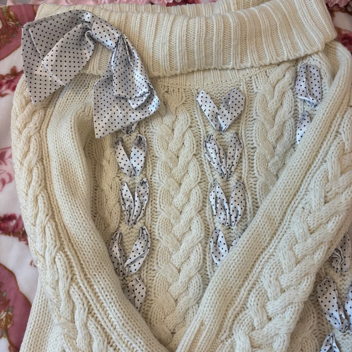 Stc 빈티지 트랄라라 리본 아일렛 니트 오프숄더 원피스 상품이미지2