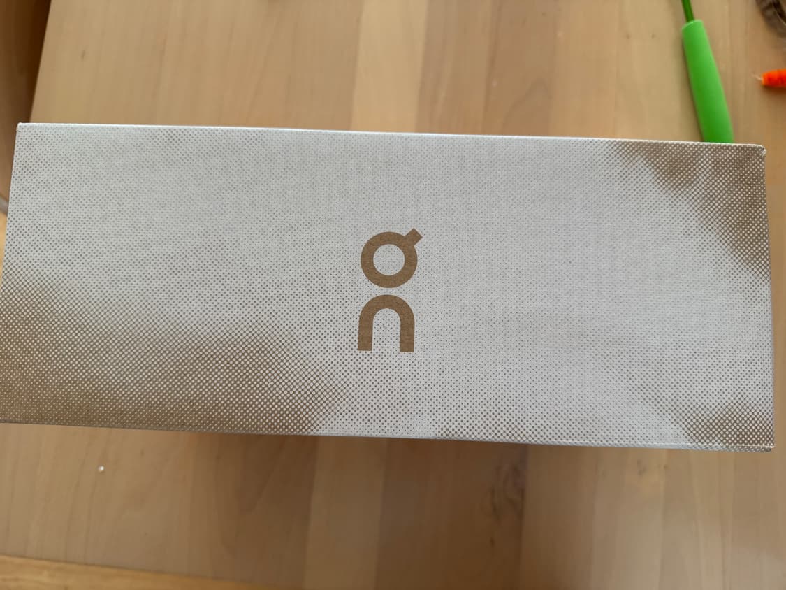 온러닝 클라우드몬스터2 245사이즈 공홈 구매 새상품 상품이미지2