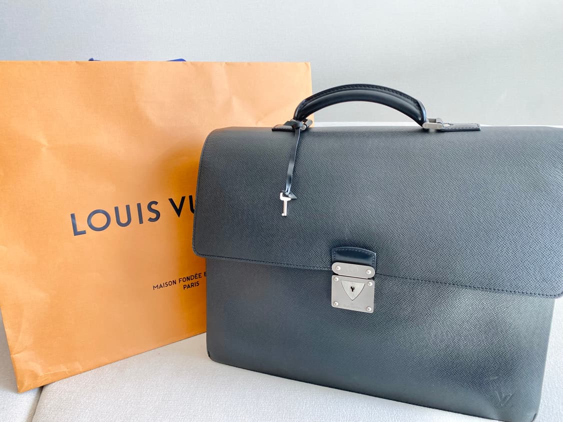 루이비통 타이가 로부스토 브리프 케이스 상품이미지1
