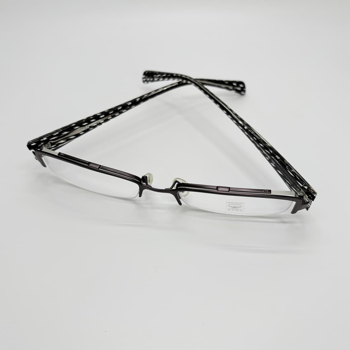 MCM 다크브라운 스퀘어 티타늄 반무테 상품이미지5