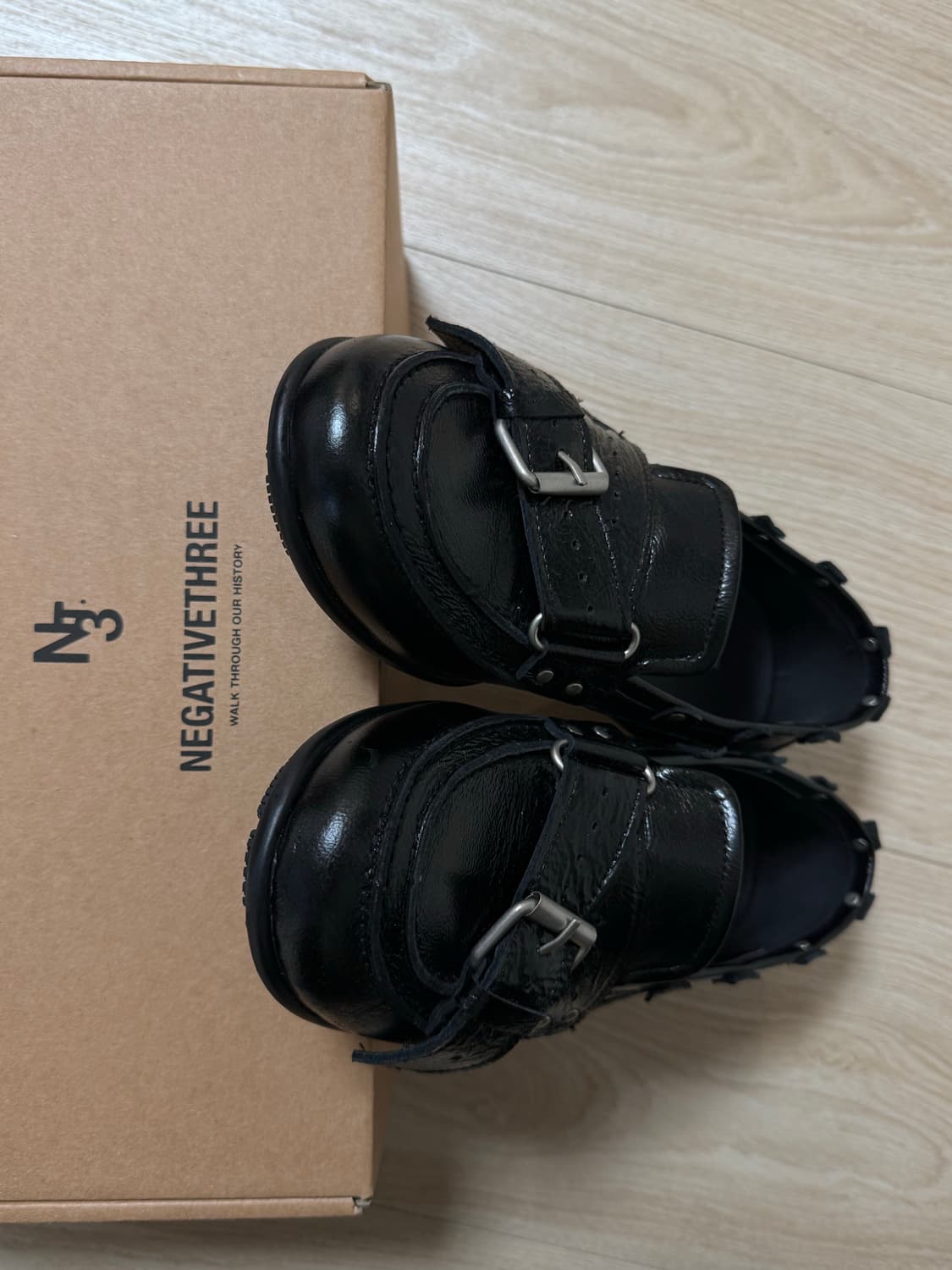 네거티브쓰리 로퍼 Belted Stud Loafer 상품이미지6