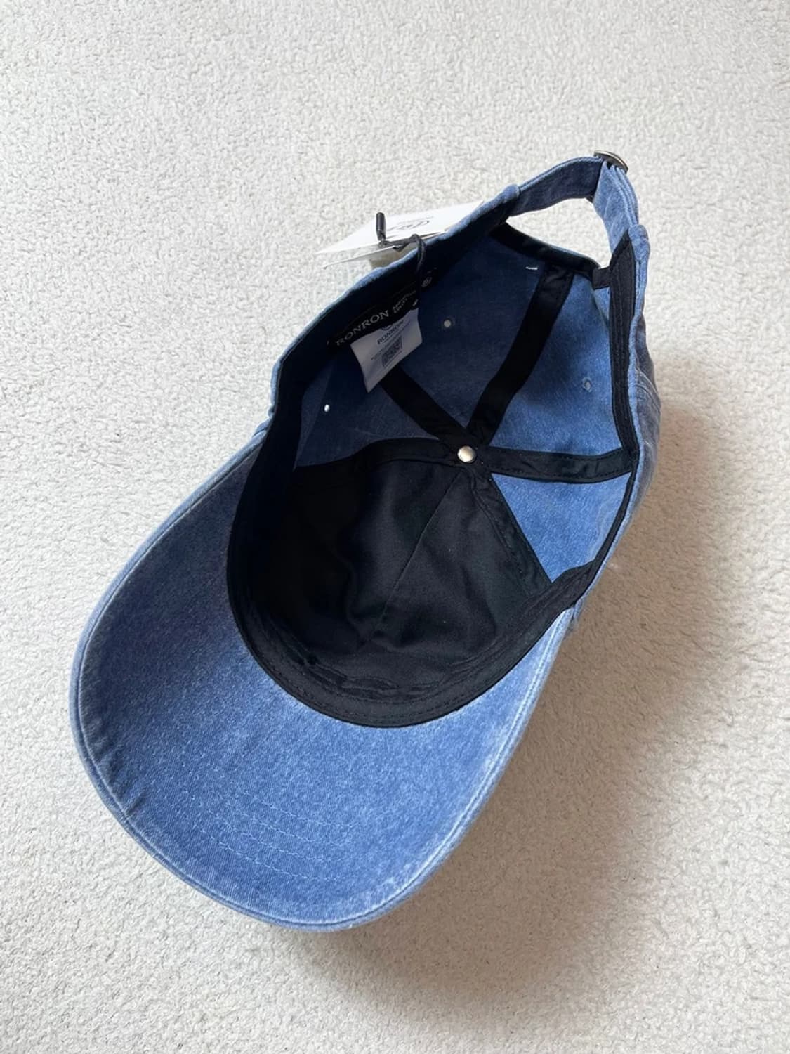 론론 RONRON 피그먼트 리본 자수 로고 볼캡 Q1290 상품이미지5