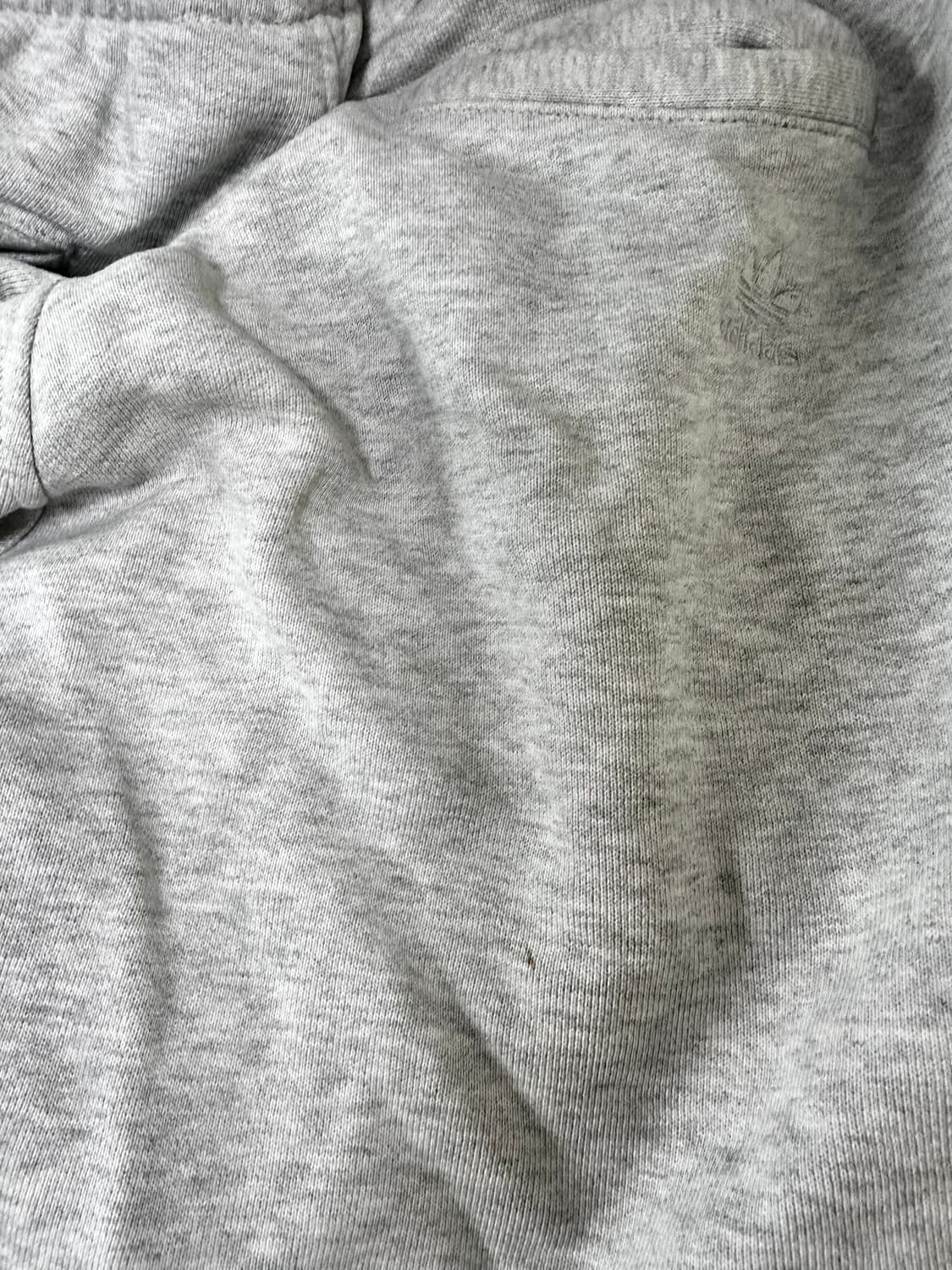 퍼렐 윌리엄스 x 아디다스 베이식 팬츠 그레이 상품이미지6