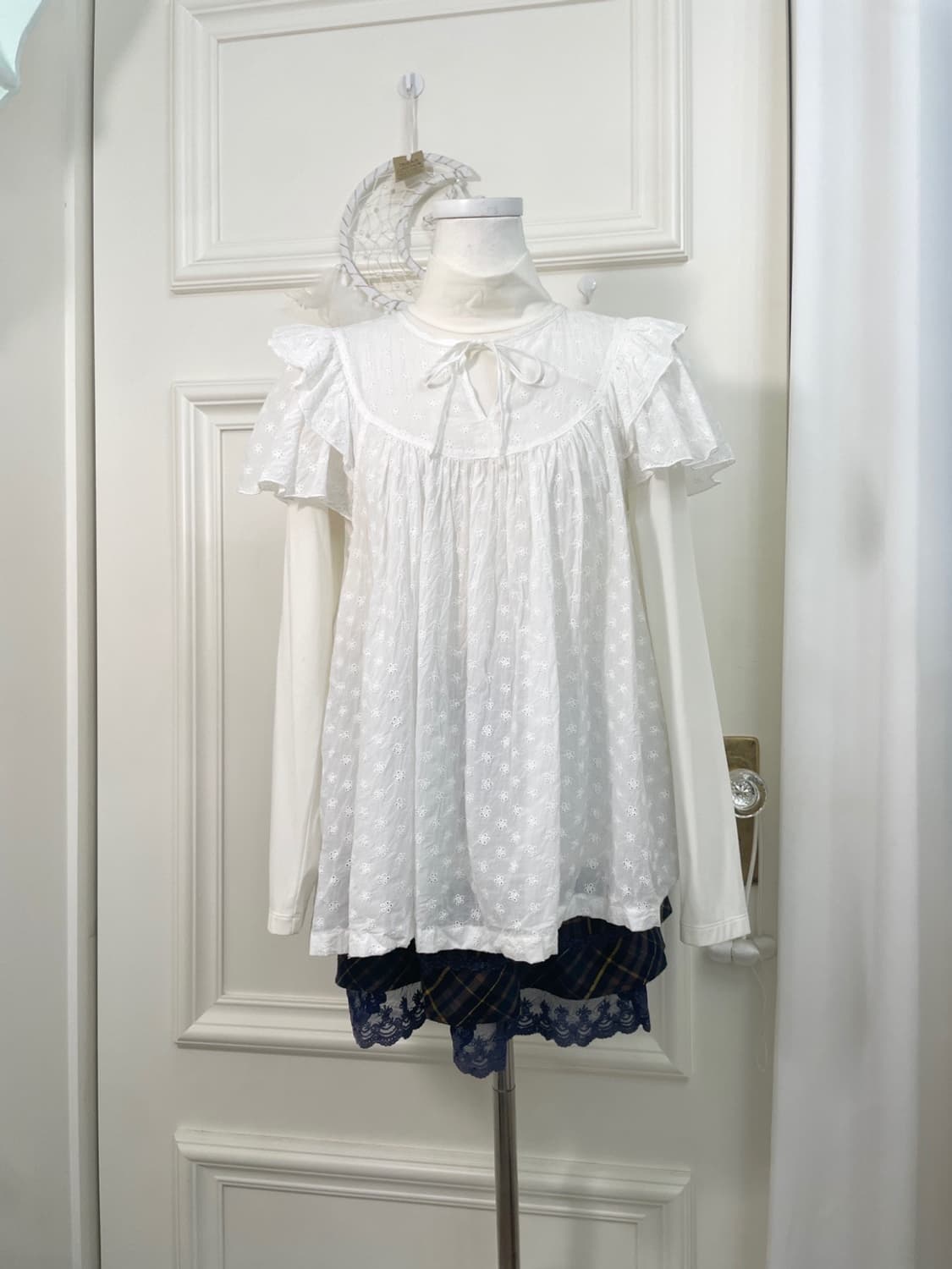 white turtle-neck cool top&white bow poi 상품이미지1