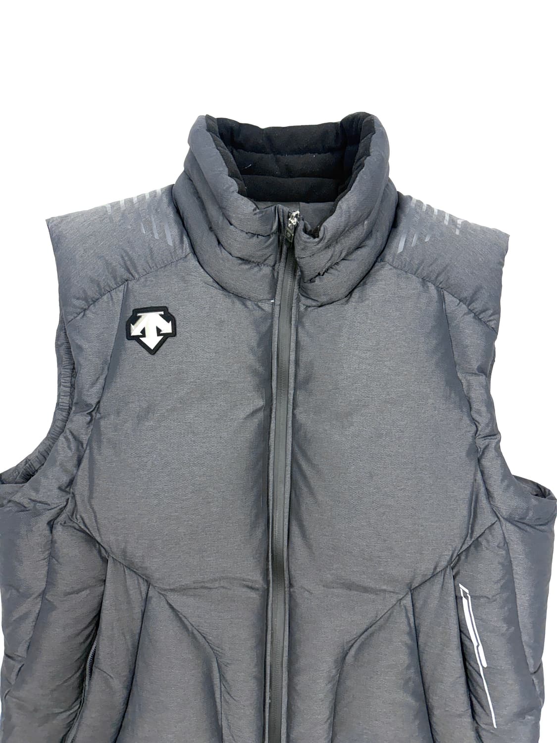 데상트 패딩조끼 상품이미지3